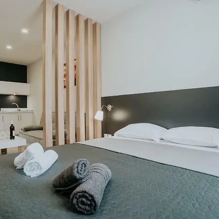 شقة Unique Experience Apartment's سالونيك